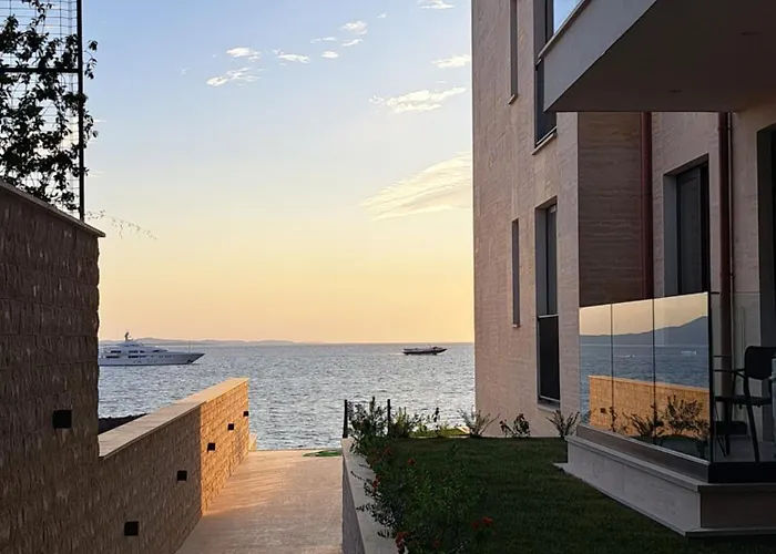 Mamani Apartamento Sarandë